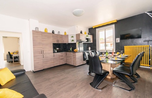 Puttelange-aux-Lacs Apartamento | Contemporary Chic Apartment
