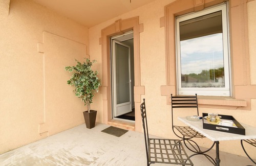 Puttelange-aux-Lacs Apartamento | Contemporary Chic Apartment