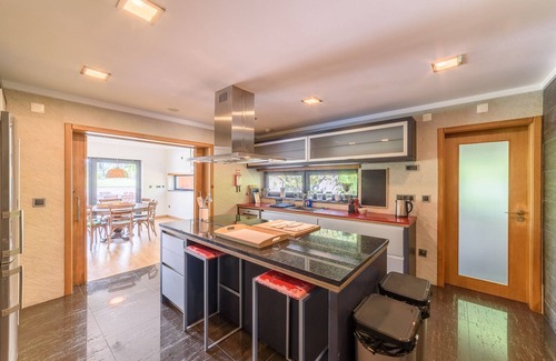 Charneca de Caparica e Sobreda Villa | Villa de estilo contemporáneo, piscina, con vistas a golf fairway, cerca de impresionantes playas