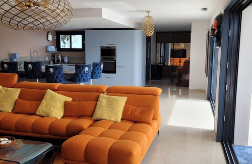 Caremeau Villa | Contemporaine piscine wifi
