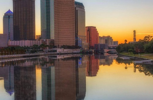 Tampa Heights Apartamento | Contemporary 1-Bedroom Private Bungalow Walk to Armature & Riverwalk