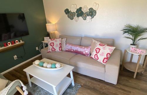 Eagle Pass Apartamento | Contemporary 2-Bedroom Rental Unit