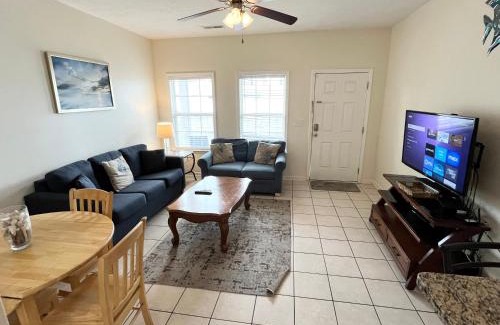 Myrtle Beach Casa | Contemporary 2-BR cottage, 2 Blocks to Beach