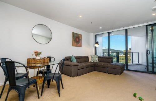 City East Apartamento | Contemporary 2BR Retreat in the Heart of Civic - Hosted by Canstay