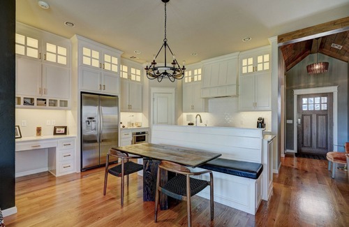 Edmond Casa | Contemporary 3 BD / 2B home in Edmond