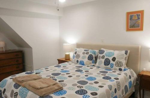 Town of North Castle Apartamento | Contemporary 3 Bedroom Apt with Sauna in Woods