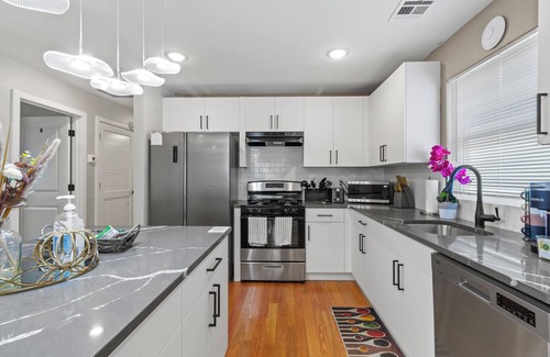 Elizabeth Apartamento | Contemporary 3bds near NYC / EWR with free parking