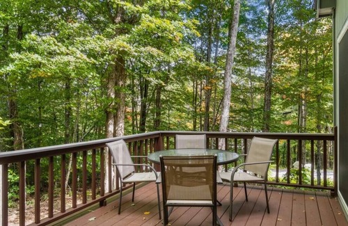 West Dover Casa | Contemporary 4-BR Alpine Chalet 10-min to Mt. Snow