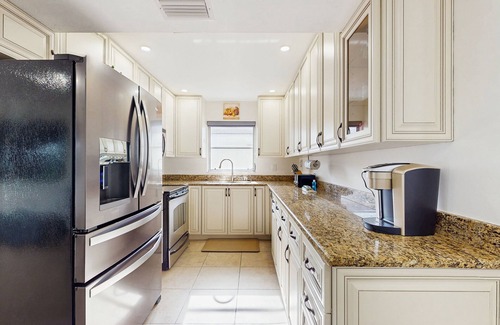 Naples Park Casa | Contemporary and cozy home with heated pool, central location, close to beaches