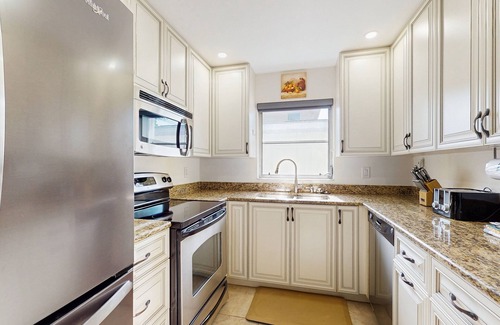 Naples Park Casa | Contemporary and cozy home with heated pool, central location, close to beaches