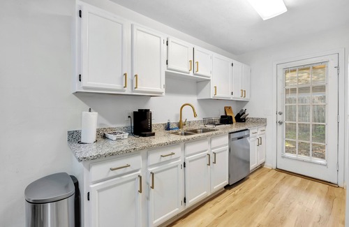 Griffin Heights Casa | Contemporary and Lux Townhome - 5 mins to FSU