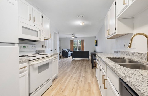 Griffin Heights Casa | Contemporary and Lux Townhome - 5 mins to FSU