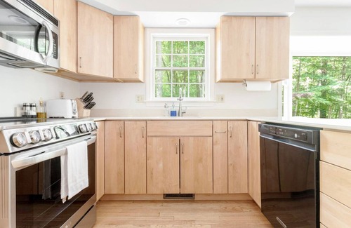 Madison Casa | Contemporary and Stylish, 4-Bedroom, Madison CT