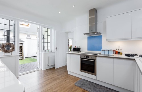 Southbourne Apartamento | Apartamento contemporáneo con 2 camas dobles en el jardín cerca de la playa