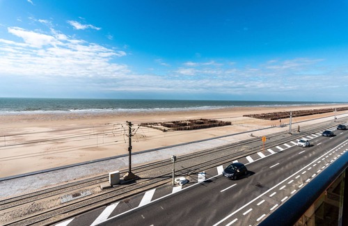 Raversijde Apartamento | Apartamento contemporáneo en Ostende con balcón