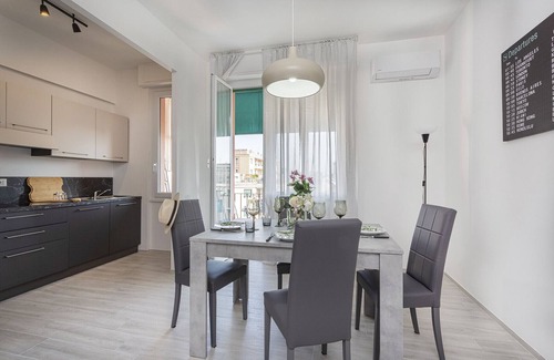 San Martino Apartamento | Contemporary Apartment in Sturla by Wonderful Italy