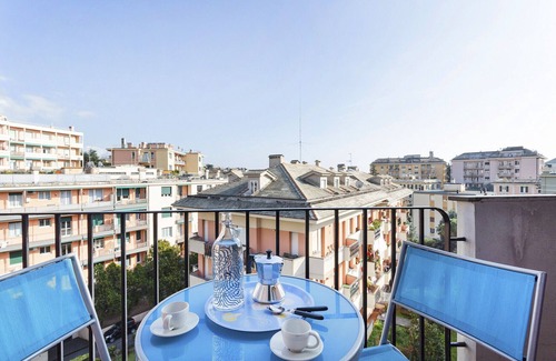 San Martino Apartamento | Contemporary Apartment in Sturla by Wonderful Italy
