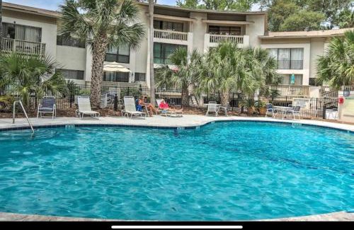 North Forest Beach Villa | Contemporary bliss-newly renovated cozy villa!