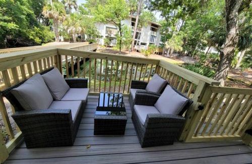 North Forest Beach Villa | Contemporary bliss-newly renovated cozy villa!