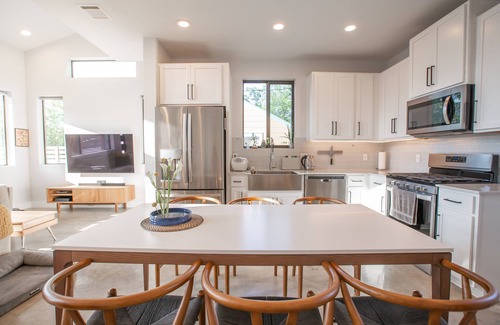Brentwood Casa | Contemporary Central Austin House w/ Tesla Charger and Outdoor Grill