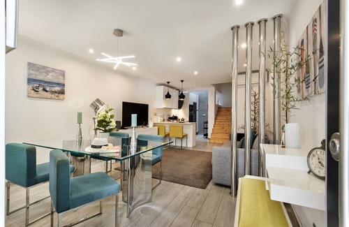 Se Chalet De Esquí | Contemporary Charm in the Algarve