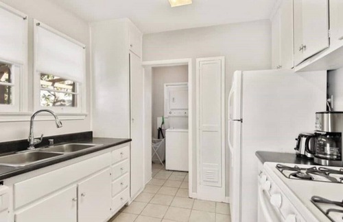 Westwood Casa | CONTEMPORARY CHARMING COTTAGE 2