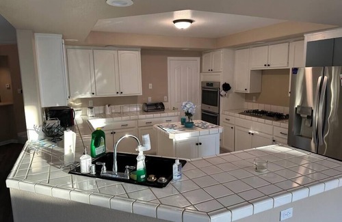 Las Vegas Casa | Contemporary City Haven, Luxurious Comforts