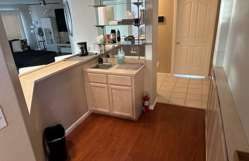Las Vegas Casa | Contemporary City Haven, Luxurious Comforts