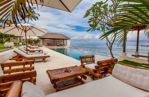 Manggis Villa | Villa de estilo contemporáneo y colonial de 4 dormitorios con vista al mar, Candidasa;