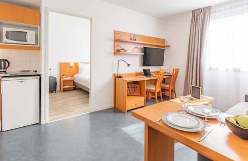 7th Arrondissement Apartamento | Contemporary Comfort in Lyon's Vibrant Gerland District