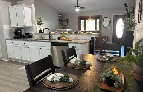 Grandview Casa | Contemporary Comfort - Lux 5 Bdrm 4King Escape