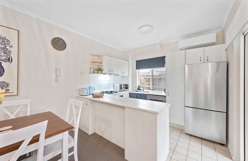 Hawthorne Apartamento | Contemporary Comfy ~ 2Bed/2Bath/1Car ~ Hawthorne