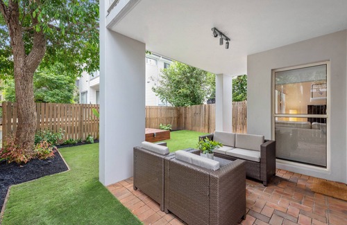 Hawthorne Apartamento | Contemporary Comfy ~ 2Bed/2Bath/1Car ~ Hawthorne