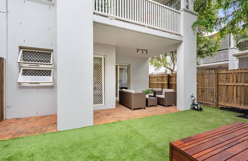 Hawthorne Apartamento | Contemporary Comfy ~ 2Bed/2Bath/1Car ~ Hawthorne