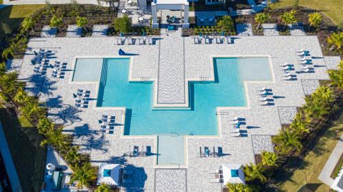 Reunion Apartamento | Contemporary Condo Near Disney With Resort & Waterpark Access - B18-131