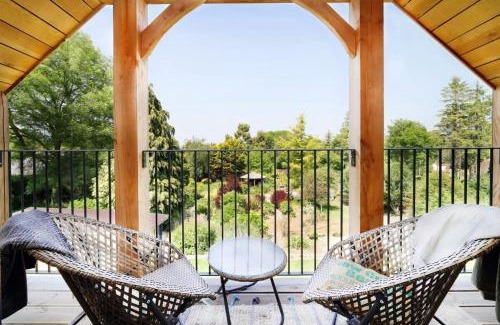 Child Okeford Casa | Contemporary Cottage & Garden in Dorset