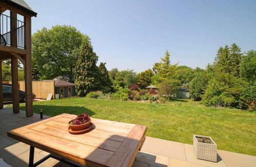 Child Okeford Casa | Contemporary Cottage & Garden in Dorset