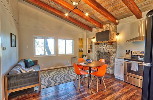 Canyon Lake Cabaña | Contemporary Cottage for 6 guests! Great Family Getaway!