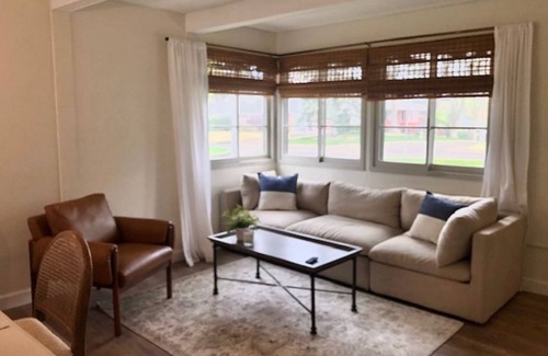 Lincoln Cabaña | Contemporary Cottage 5 min walk to major bike path