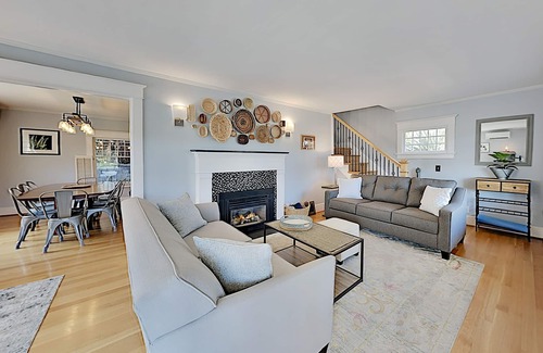Southeast Magnolia Casa | Contemporary Craftsman: Skyline Views, A/C, Epic Outdoor Entertaining Space
