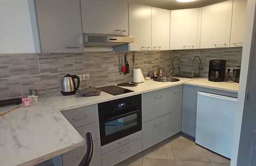 Saint-Pierre-Roche Apartamento | Contemporary country studio with access to garden. Ideal for 2 people