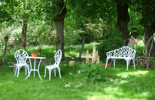Saint-Pierre-Roche Apartamento | Contemporary country studio with access to garden. Ideal for 2 people