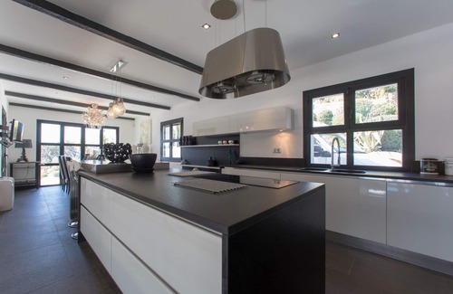 Guerrevieille Villa | Francés Contemporáneo Riviera Villa Con Piscina Climatizada ya sólo 3 minutos F