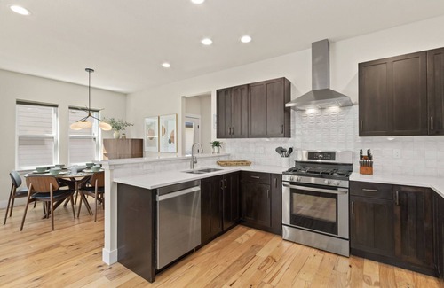 Old Town North Casa | Contemporary Gem - Rooftop Deck & Private Hot Tub!
