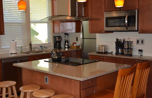 McMinnville Casa | Contemporánea casa cerca de Linfield, cerca del centro histórico, Desayuno Artículos