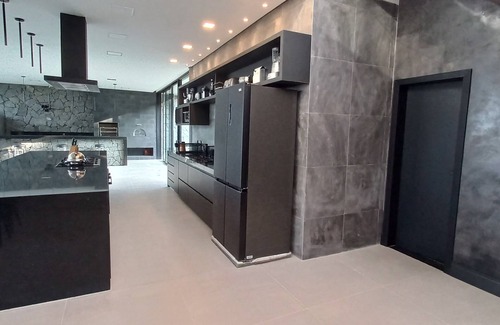 Joanopolis Casa | CONTEMPORARY HOUSE IN CLOSED CONDOMINIUM OVERLOOKING THE DAM