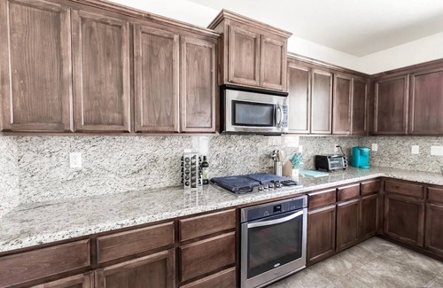 Elk Grove Casa | Contemporary house in a great location.