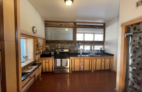 Stratton Casa | Contemporary House for Rent only 4 miles from Mt Snow and 10 miles from Stratton