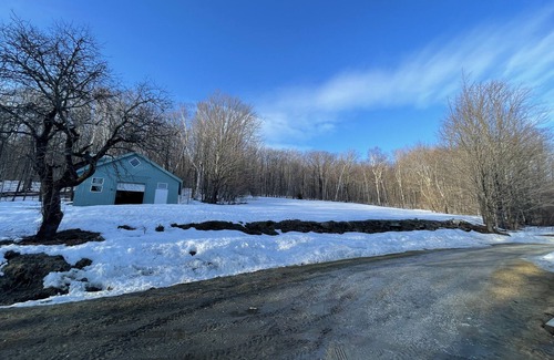 Stratton Casa | Contemporary House for Rent only 4 miles from Mt Snow and 10 miles from Stratton
