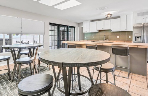 Scottsdale Estates Ten Casa | Contemporary house with private pool, central AC, washer/dryer, grill & patio
